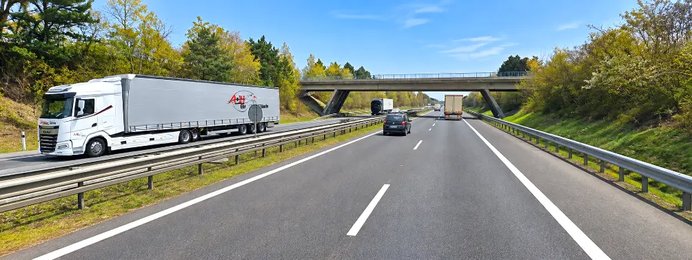 Středočeský kraj prosazuje vybudování nové křižovatky na D11 u Nehvizd, spojil by dálnici s terminálem vysokorychlostní trati