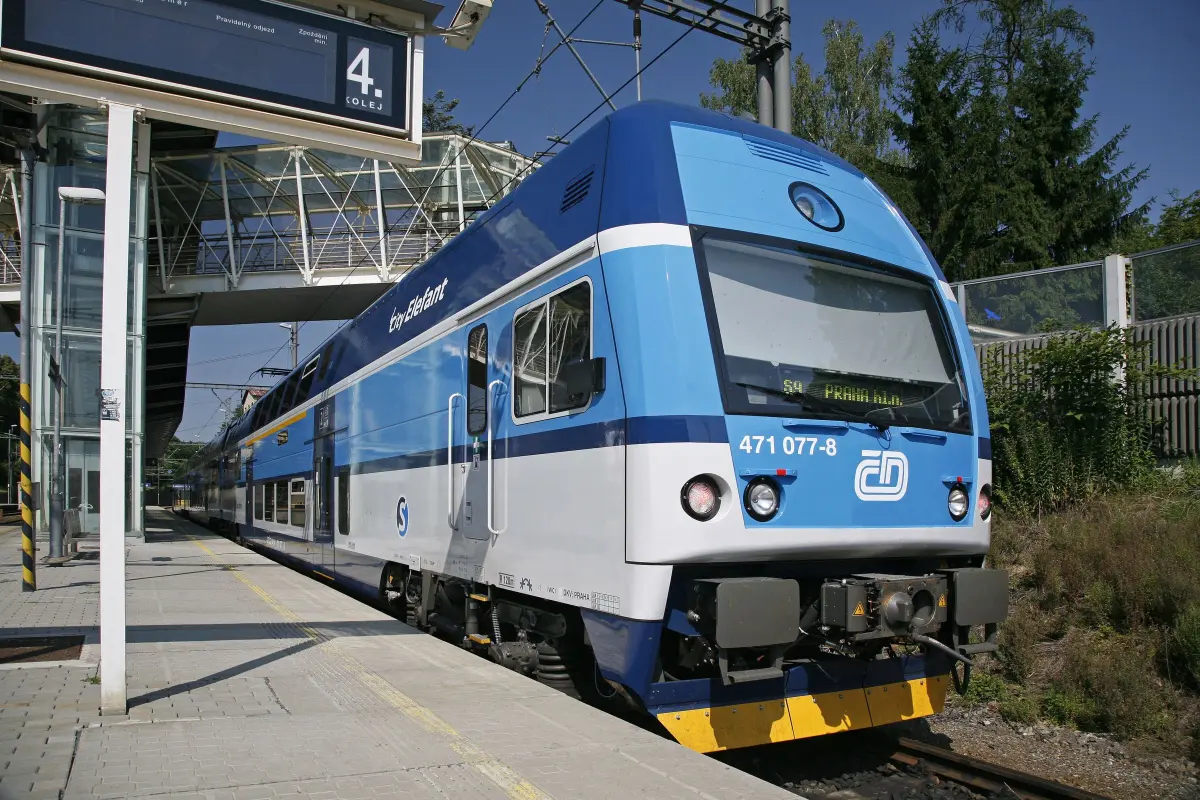Výluka mezi Uhříněvsí a Říčany: omezení S9 a autobusová linka XS9