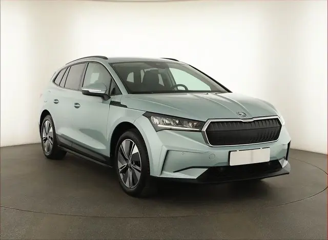 TipCars: Pětiletý Enyaq se nabízí o 52 % levněji než roční